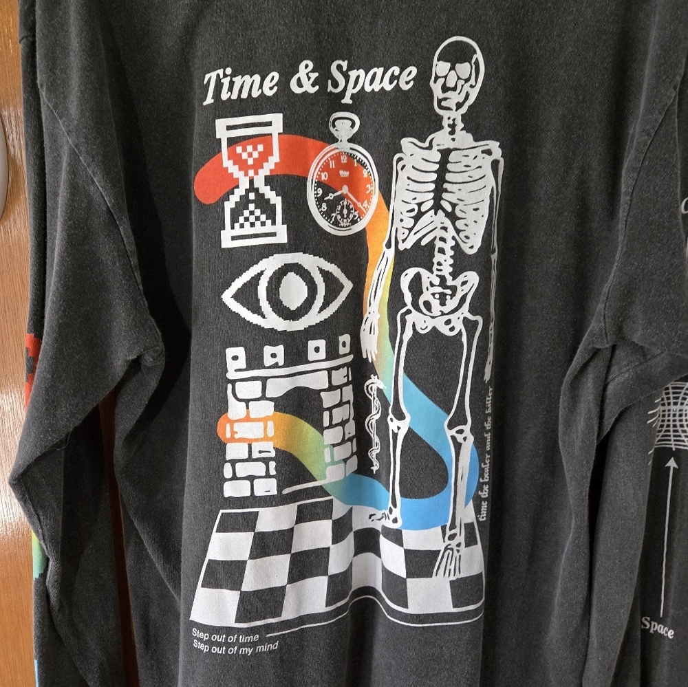 PACSON, Graphic Sweatshirt with Colorful Yin Yang Design - Picture 5 of 7